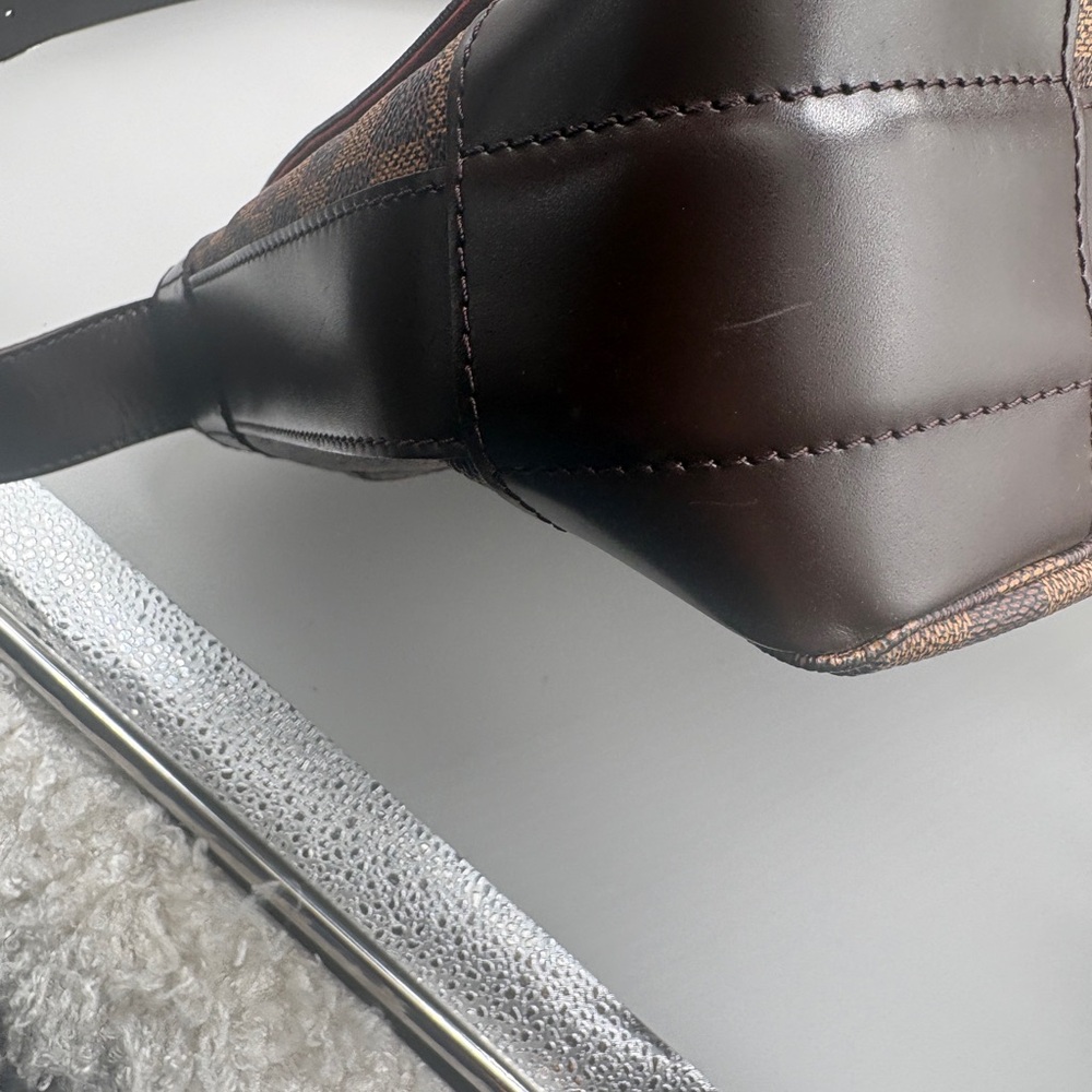 Louis Vuitton District PM Damier Ebene Messenger Crossbody Bag Authenticated - Picture 4 of 16